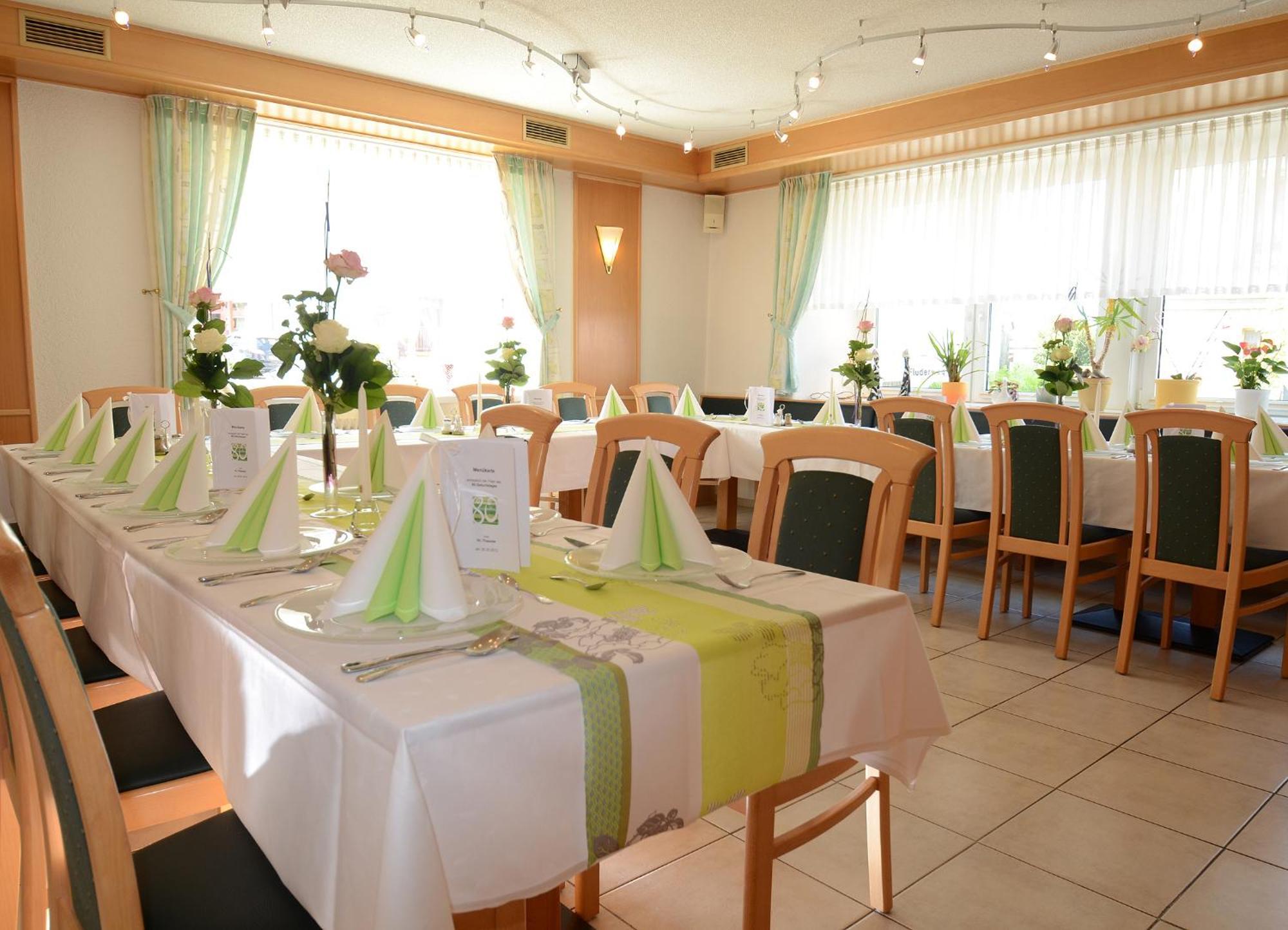 Gasthof Zur Post Hotel Und Parkplatz Vohenstrauss Luaran gambar